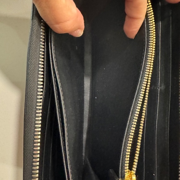 ✨ Prada Quilted Nylon Zip-Around Wallet - Black ✨ - Picture 4 of 11